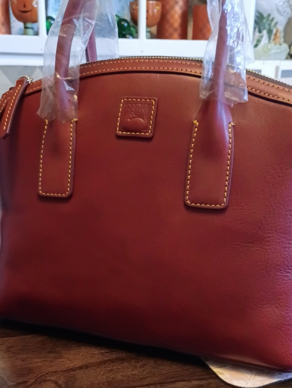 Dooney domed Florentine satchel in Bordeaux - Picture 5 of 17